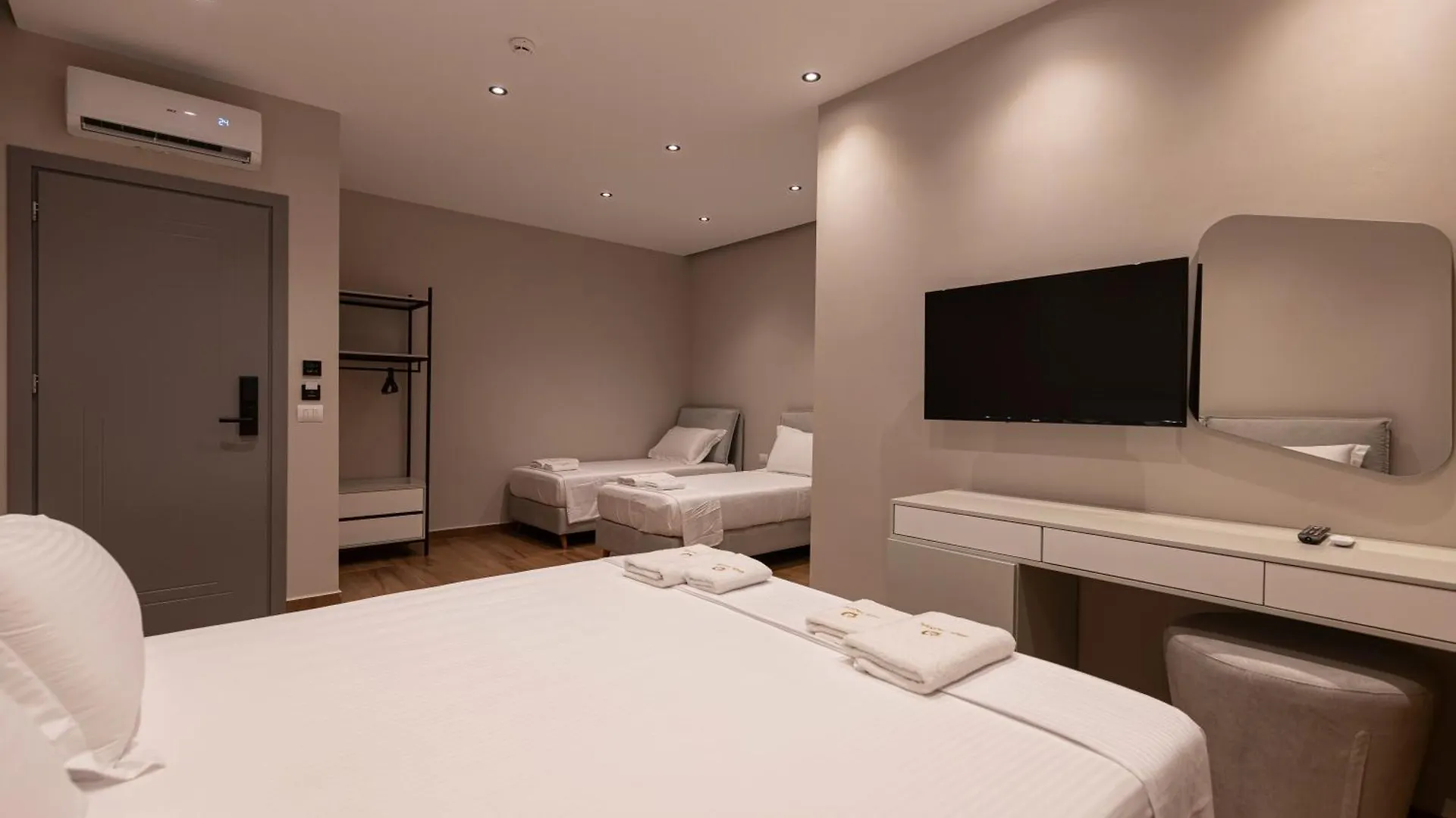 Diol Hotel クサミル アルバニア