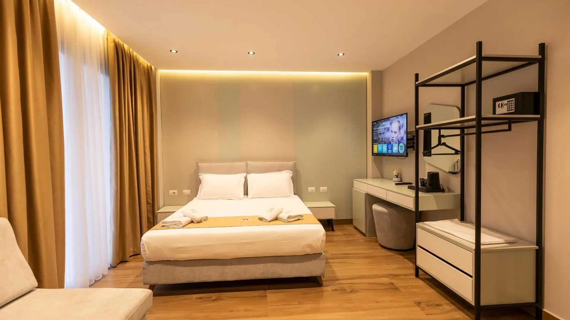 Diol Hotel クサミル